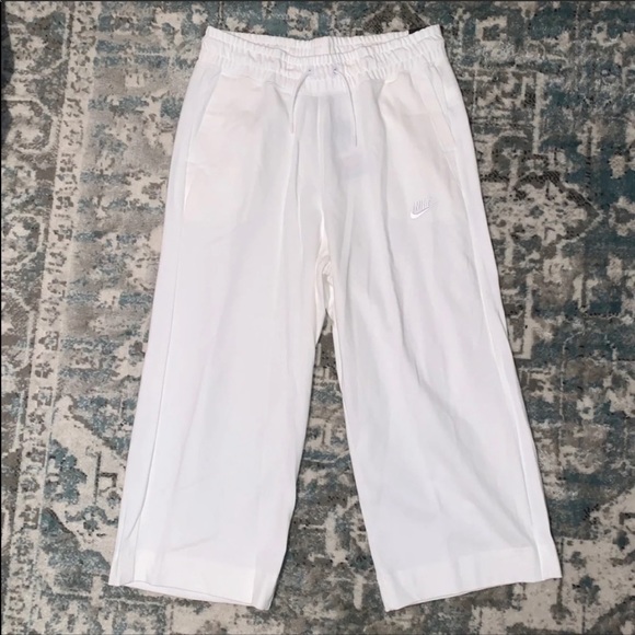 Nike Cropped Pants - Picture 6 of 8